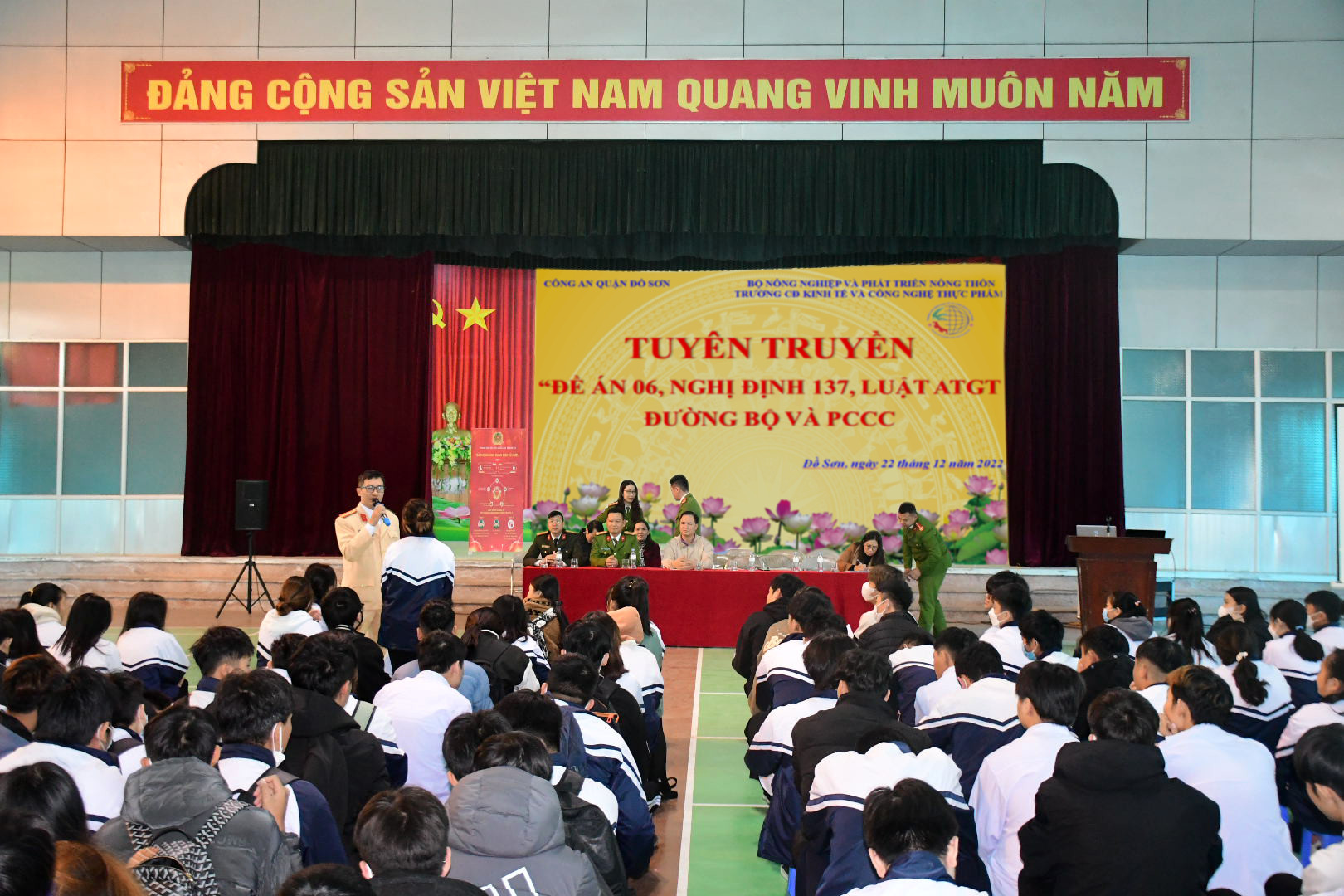 Tuyên truyền Đề án 06, kỹ năng phòng cháy, chữa cháy tới gần 400 giảng viên, sinh viên Trường Cao đẳng Kinh tế và Công nghệ thực phẩm